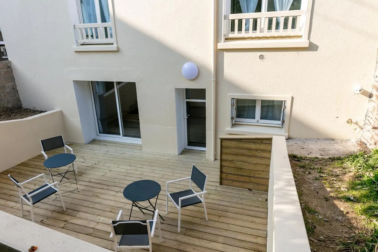 Le Belem : Chambre spacieuse avec sdb privative, cuisine et salon partagés, terrasse, proche facs et centre Brest