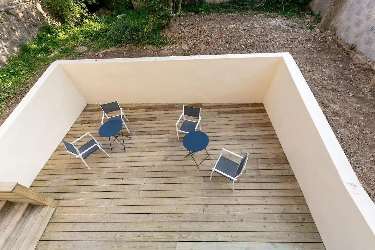 Couette-café Le Belem : Chambre spacieuse avec sdb privative, cuisine et salon partagés, terrasse, proche facs et centre Brest